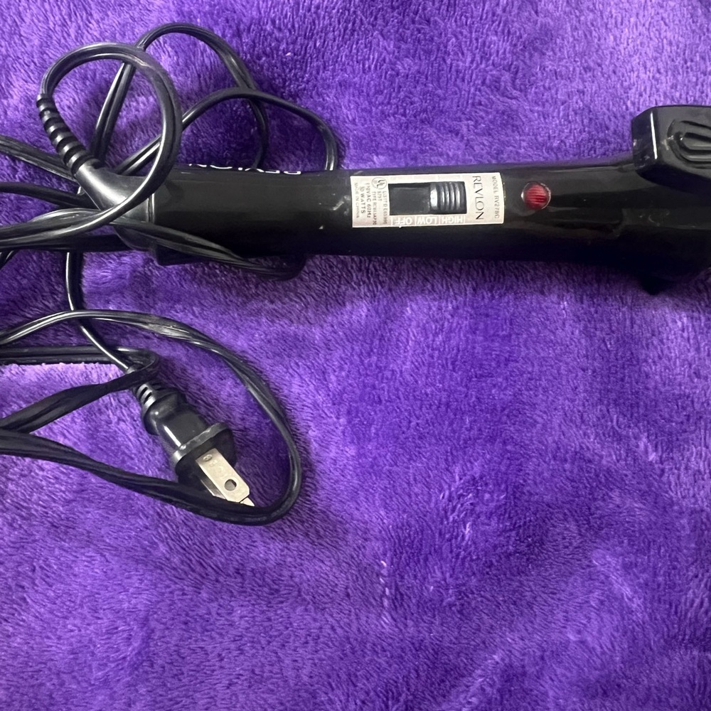 Revlon Curling Iron Model RVIR1004C Adjustable Heat 1.5" 30W - Tested & Working - Picture 4 of 6